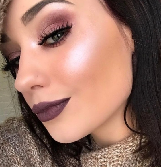 Too Faced Whipped Chocolate Wine Matte Liquid Eyeshadow (Mauve Purple) - Picture 4 of 11